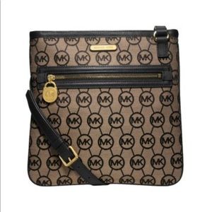Michael Kors Kempton Large Beige/Black crossbody bag